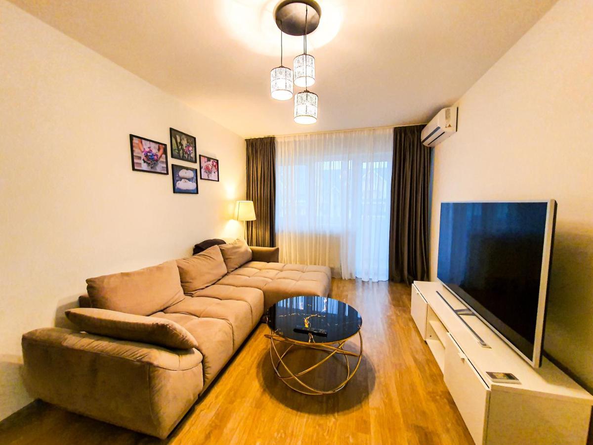 Luxurious Retreat 1Br Apartment With Netflix, Private Parking And Self Check In Popesti-Leordeni Esterno foto