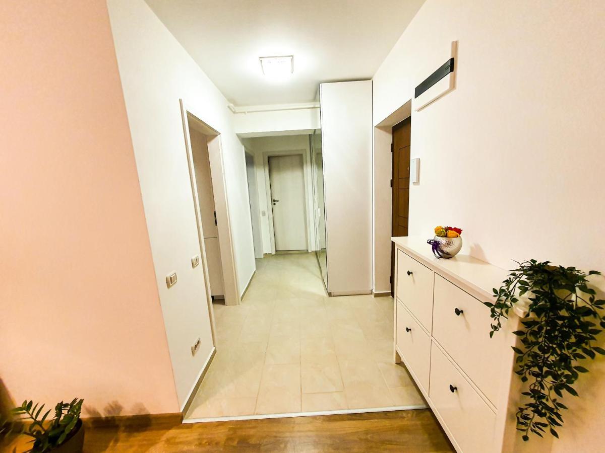 Luxurious Retreat 1Br Apartment With Netflix, Private Parking And Self Check In Popesti-Leordeni Esterno foto