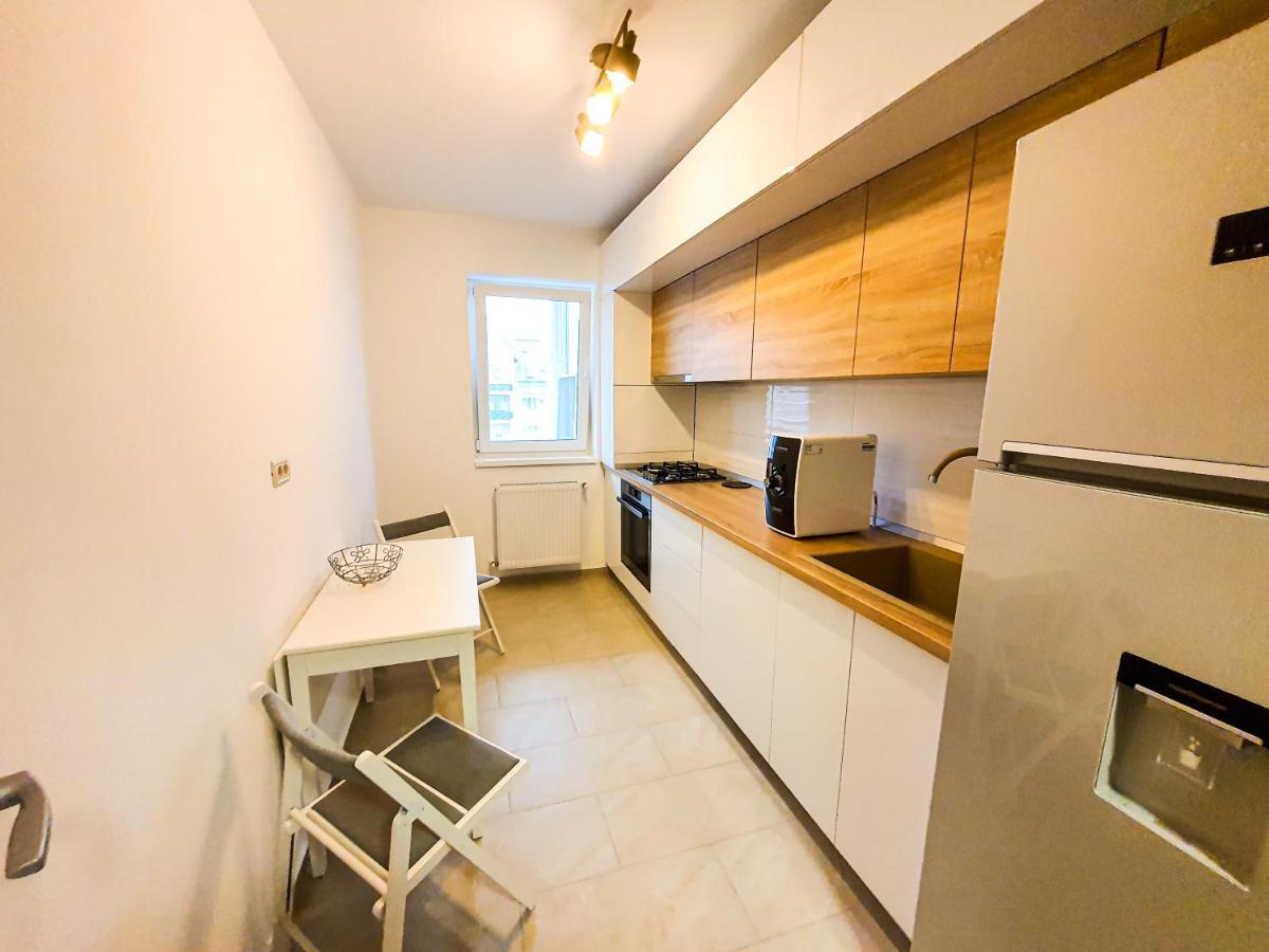 Luxurious Retreat 1Br Apartment With Netflix, Private Parking And Self Check In Popesti-Leordeni Esterno foto